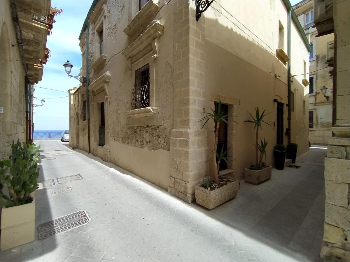 La Punta Di Ortigia Holiday Home Syracuse Bagian luar foto