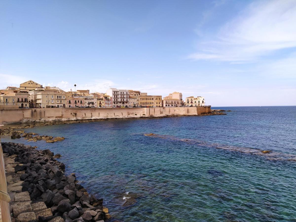 La Punta Di Ortigia Holiday Home Syracuse Bagian luar foto